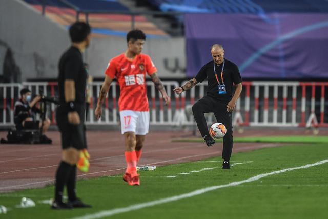 米兰已与阿森纳接洽小将恩瓦内里